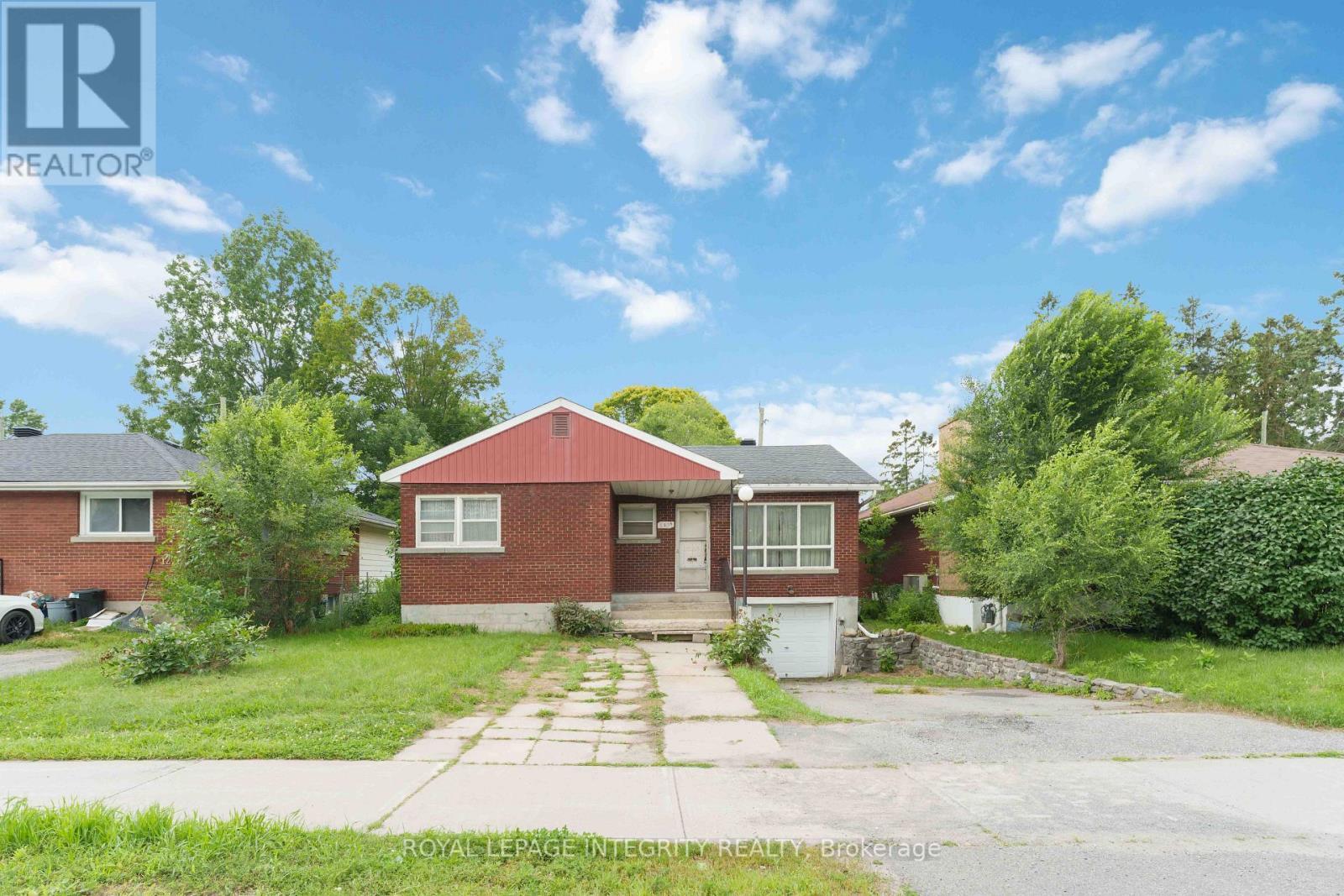 1274 Woodroffe Avenue, Ottawa, ON