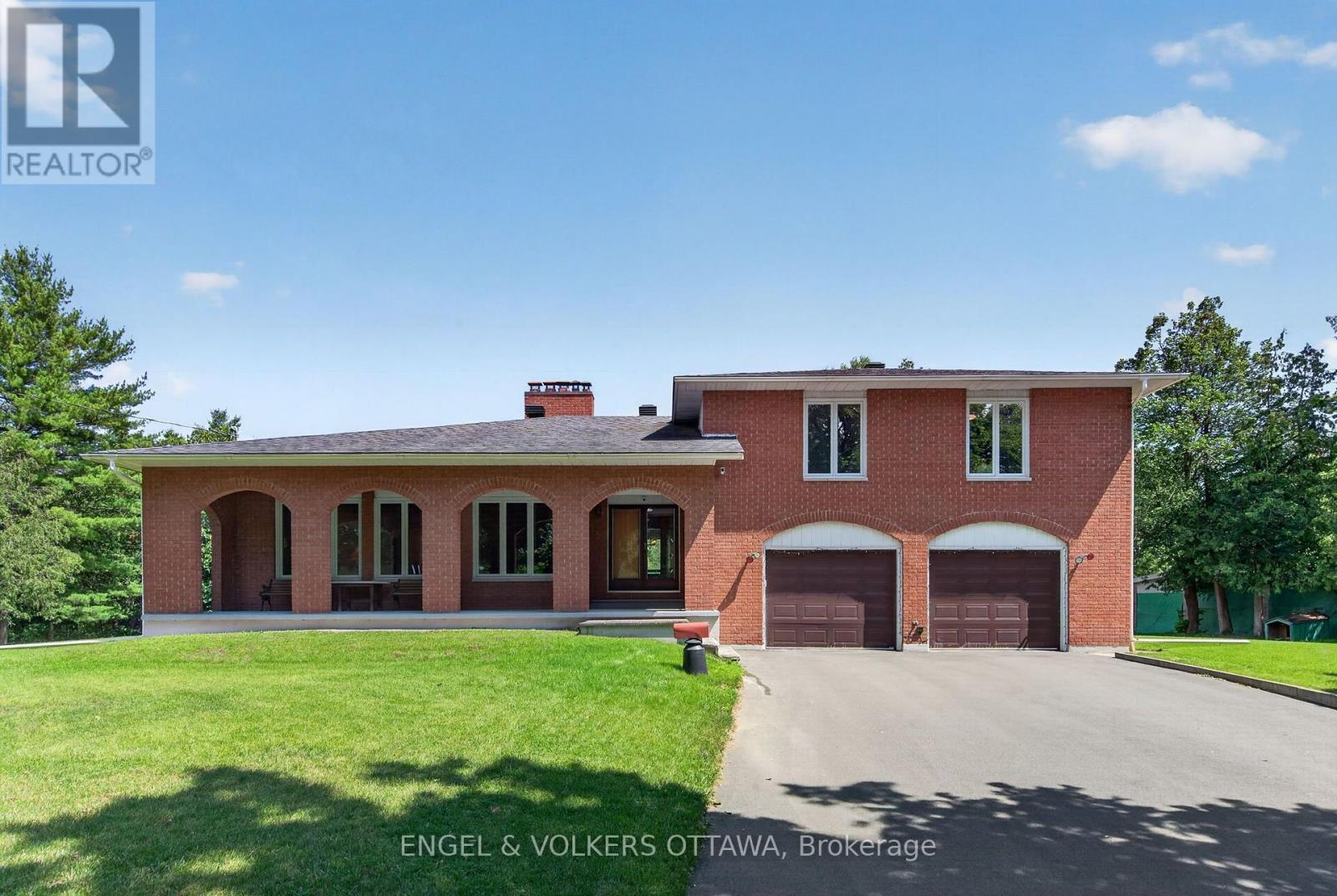 760 Kerwin Road, Ottawa, ON - Outdoor With Deck Patio Veranda