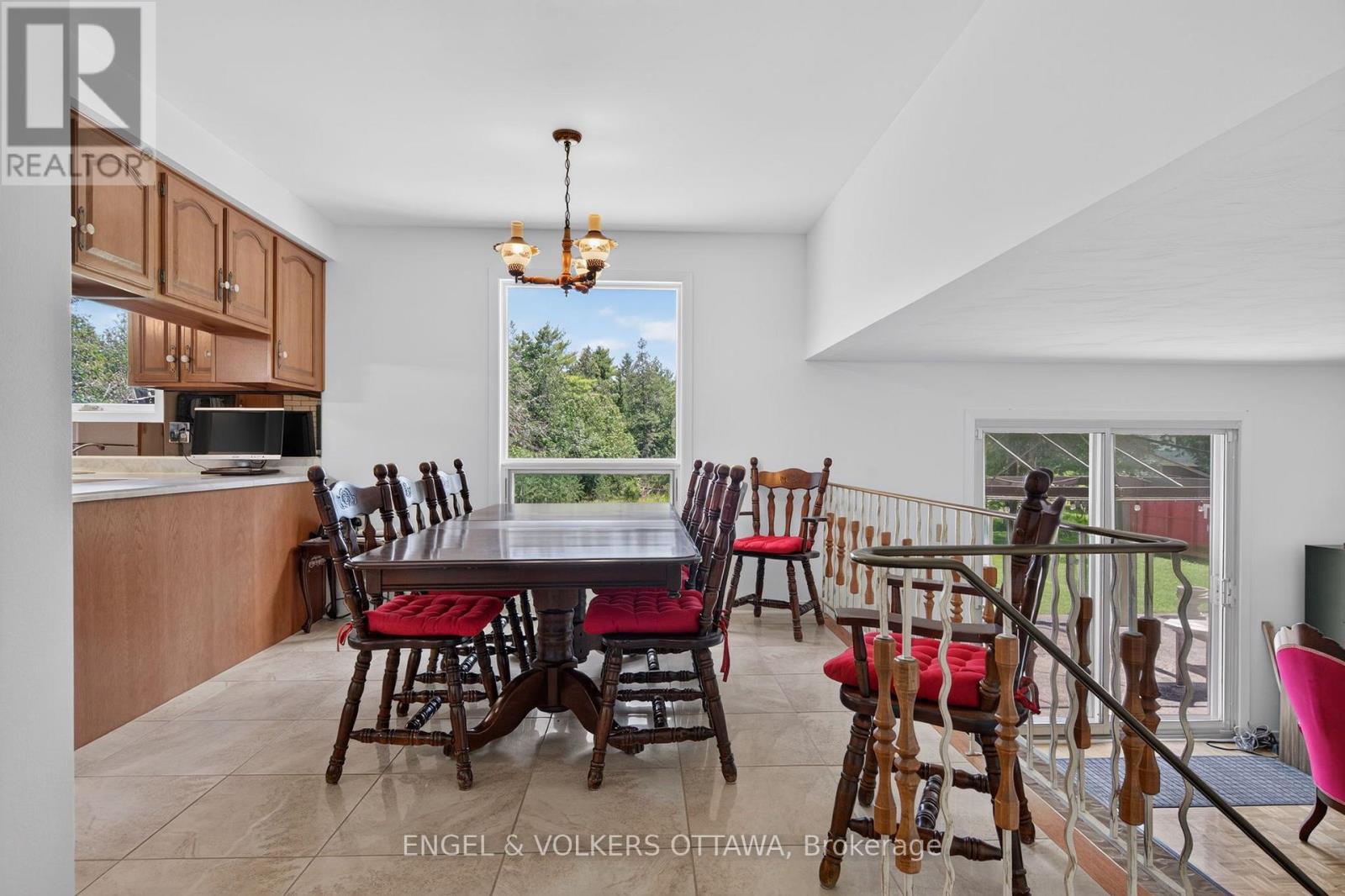 760 Kerwin Road, Ottawa, ON - Indoor Photo Showing Dining Room
