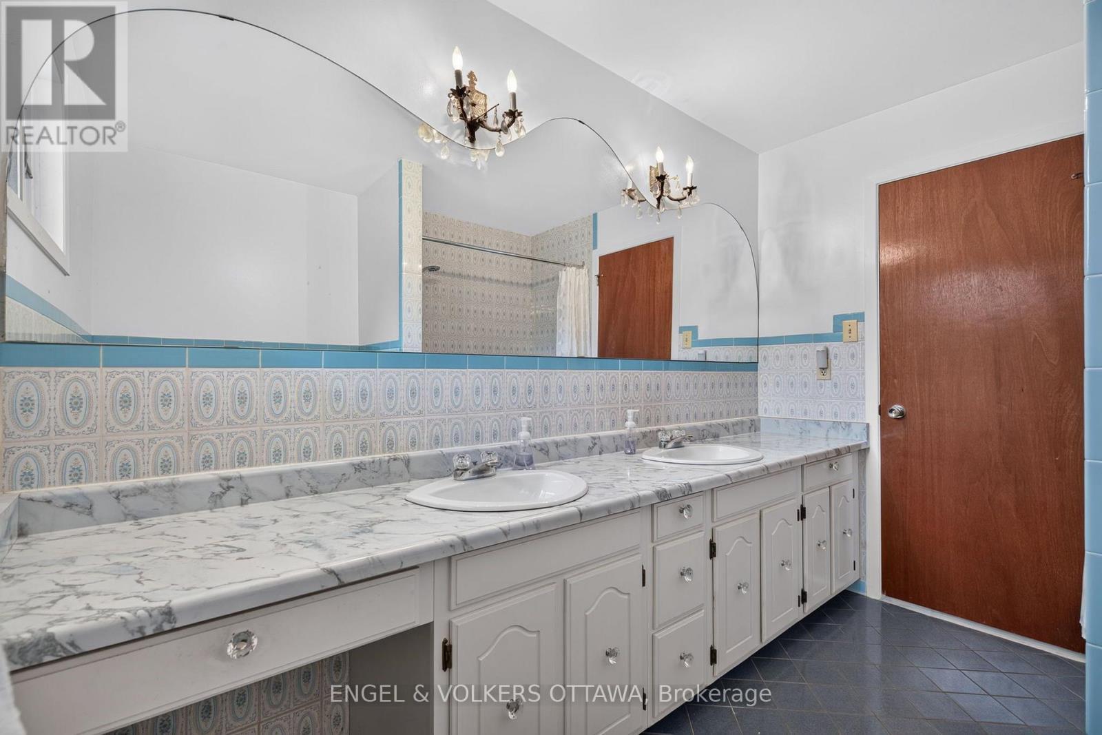 760 Kerwin Road, Ottawa, ON - Indoor Photo Showing Bathroom