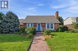 12 HUNTINGTON Lane St. Catharines, ON L2S 3J5