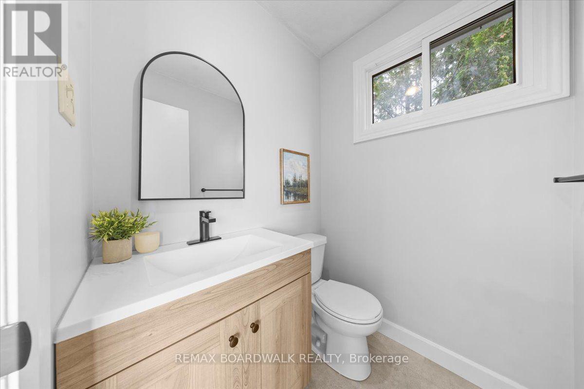 1219 Notting Hill Avenue, Ottawa, ON - Indoor Photo Showing Bathroom