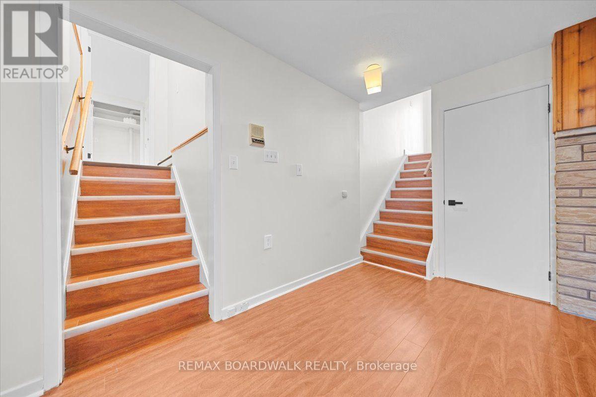 1219 Notting Hill Avenue, Ottawa, ON - Indoor Photo Showing Other Room