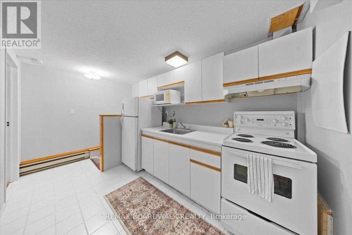 1219 Notting Hill Avenue, Ottawa, ON - Indoor Photo Showing Kitchen