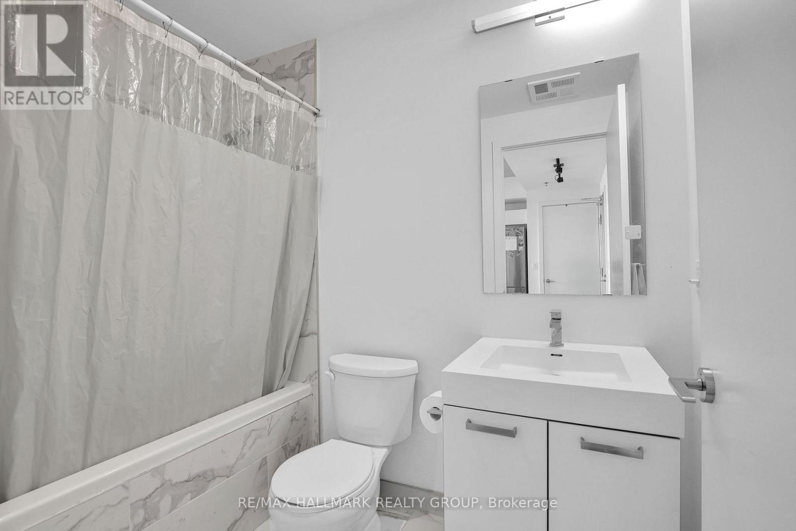 1204 - 203 Catherine Street, Ottawa, ON - Indoor Photo Showing Bathroom