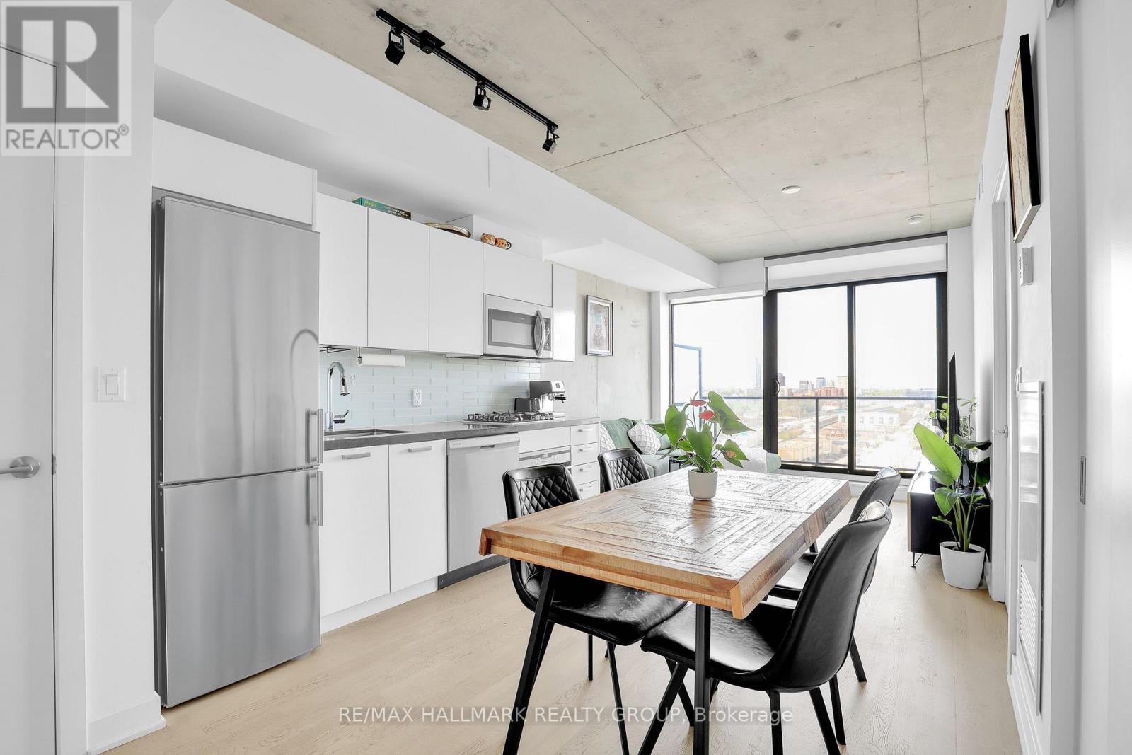 1204 - 203 Catherine Street, Ottawa, ON - Indoor