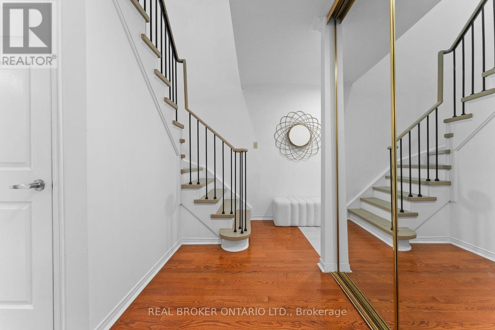 1 Baronial Court, Toronto, ON - Indoor Photo Showing Other Room