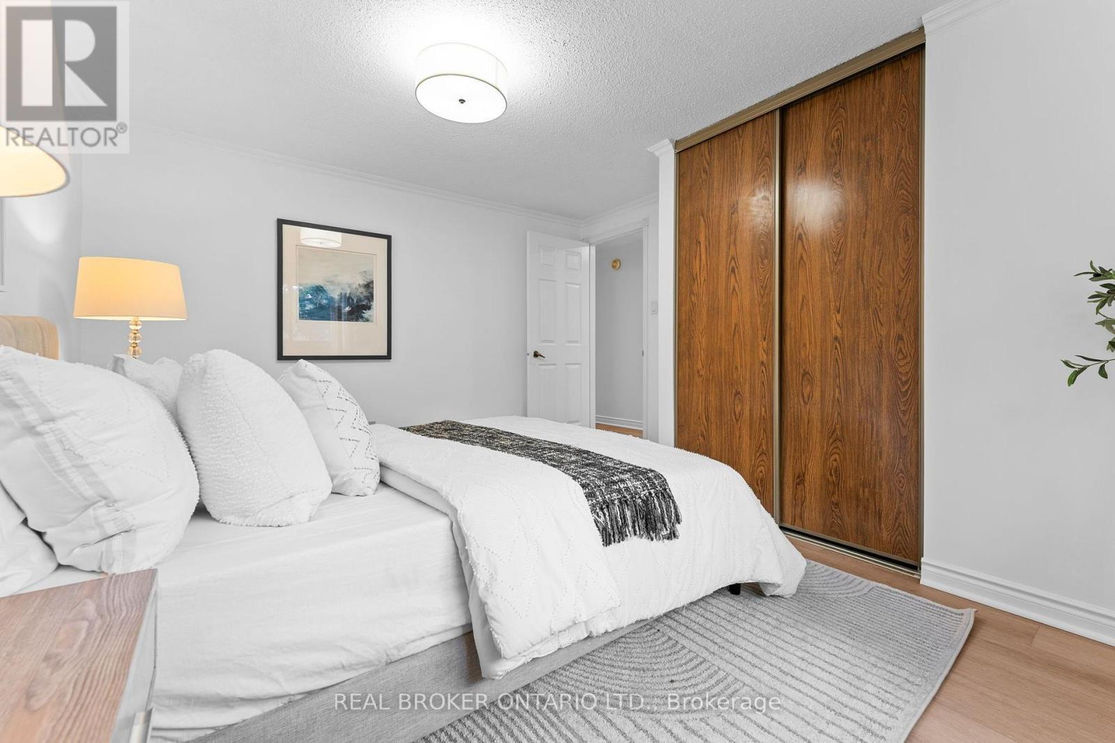 1 Baronial Court, Toronto, ON - Indoor Photo Showing Bedroom
