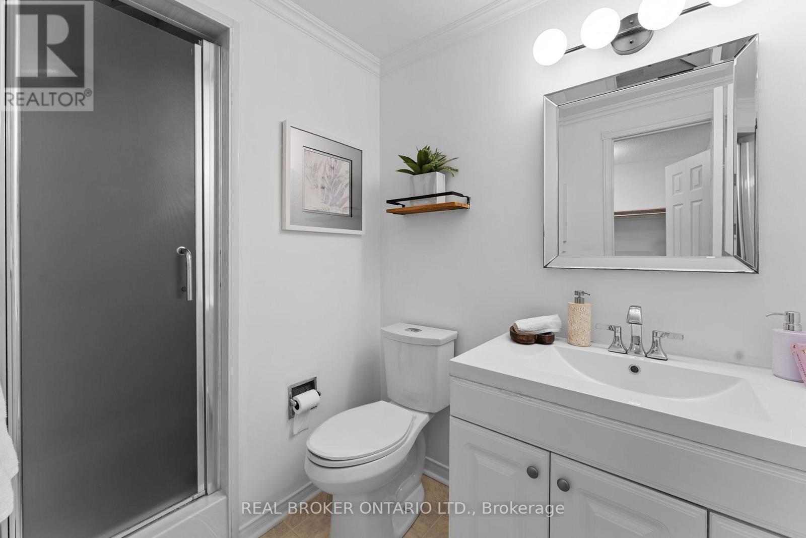 1 Baronial Court, Toronto, ON - Indoor Photo Showing Bathroom
