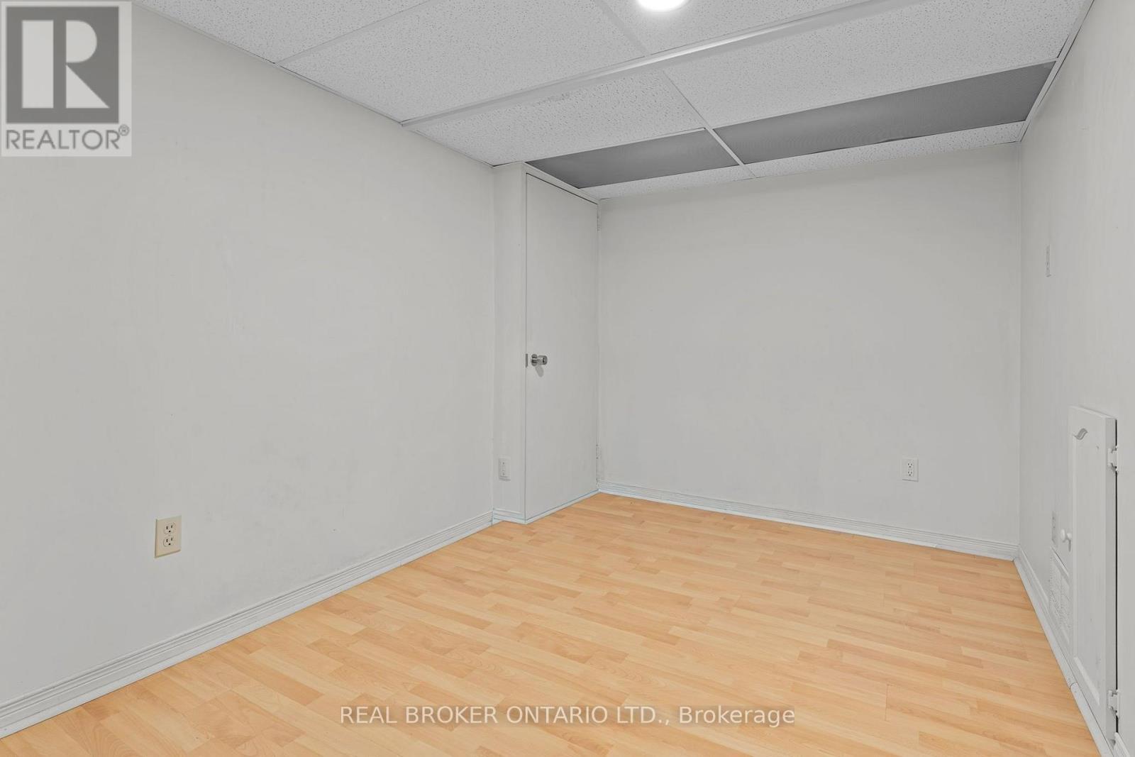 1 Baronial Court, Toronto, ON - Indoor Photo Showing Other Room