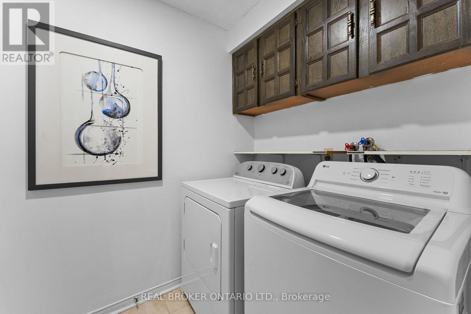 1 Baronial Court, Toronto, ON - Indoor Photo Showing Laundry Room