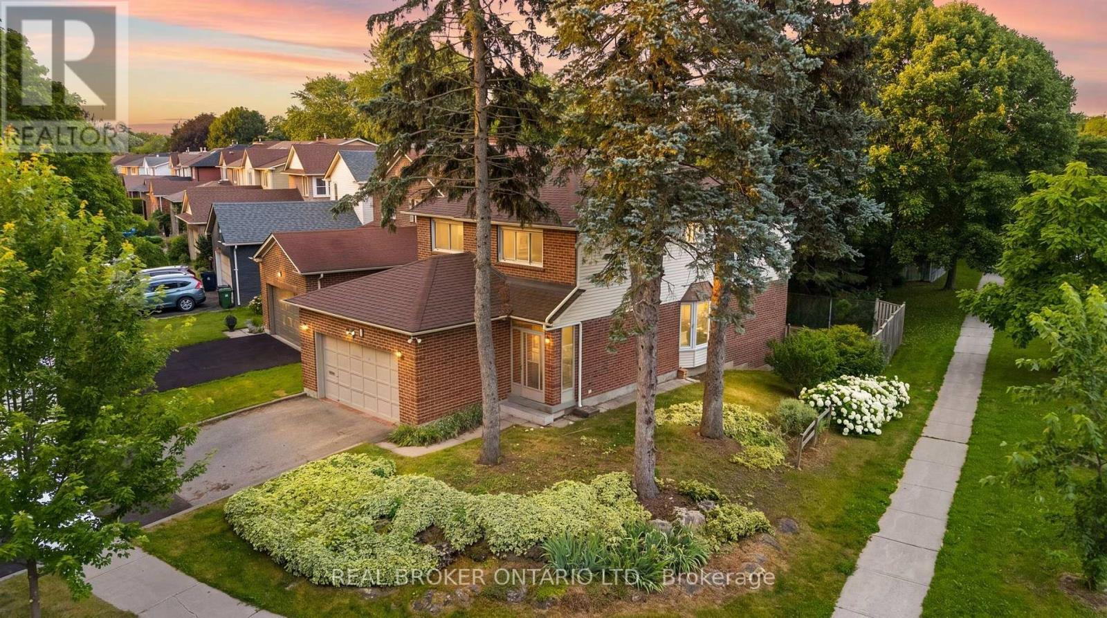 1 Baronial Court, Toronto, ON - Outdoor