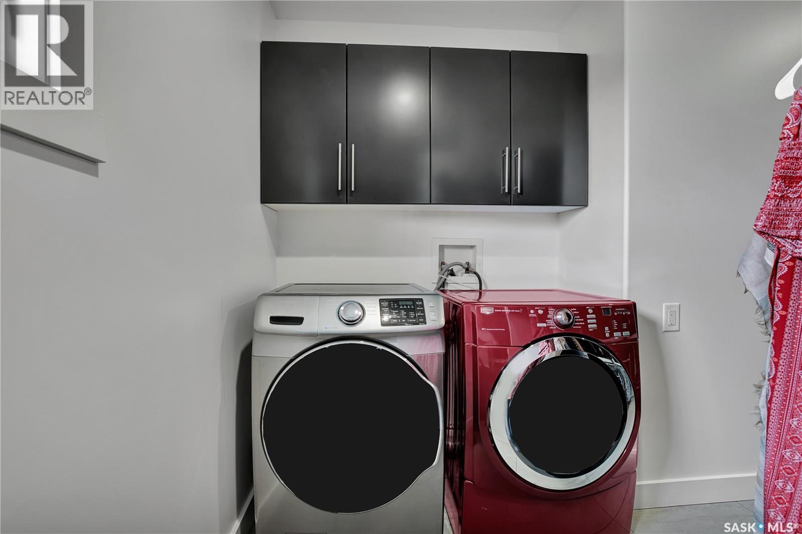 102 Kinsmen Crescent, Martensville, SK - Indoor Photo Showing Laundry Room