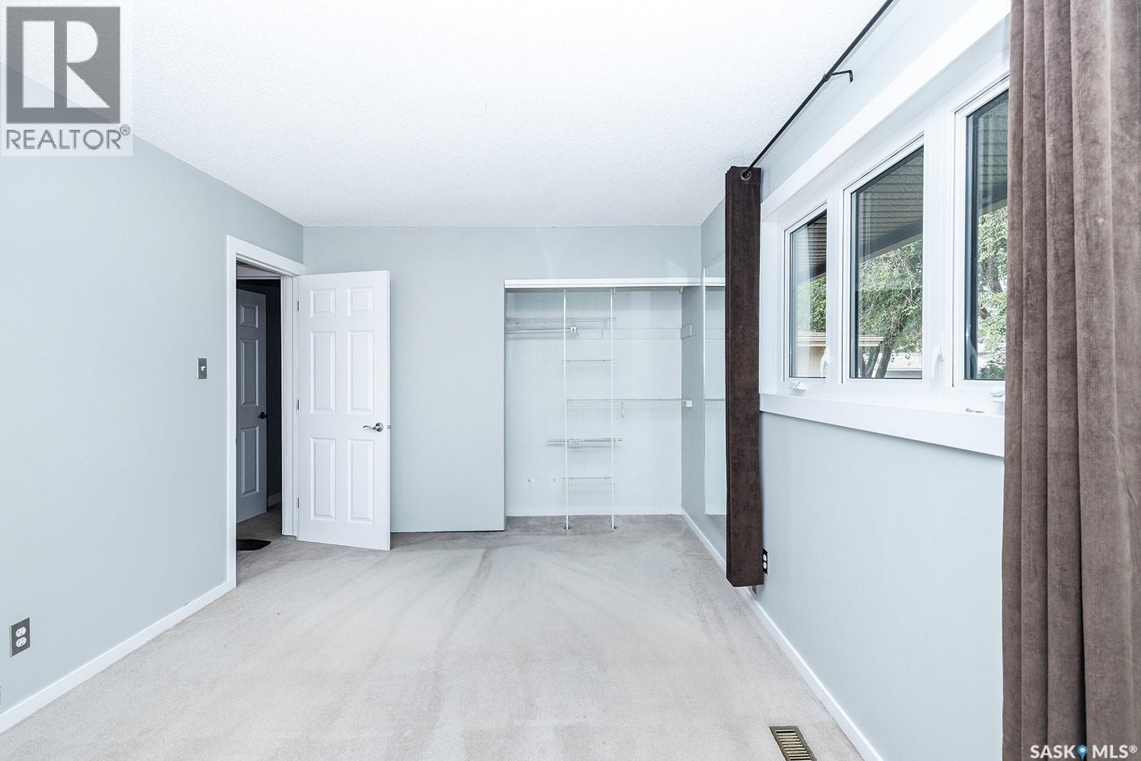 350 Guelph Crescent, Saskatoon, SK - Indoor Photo Showing Other Room