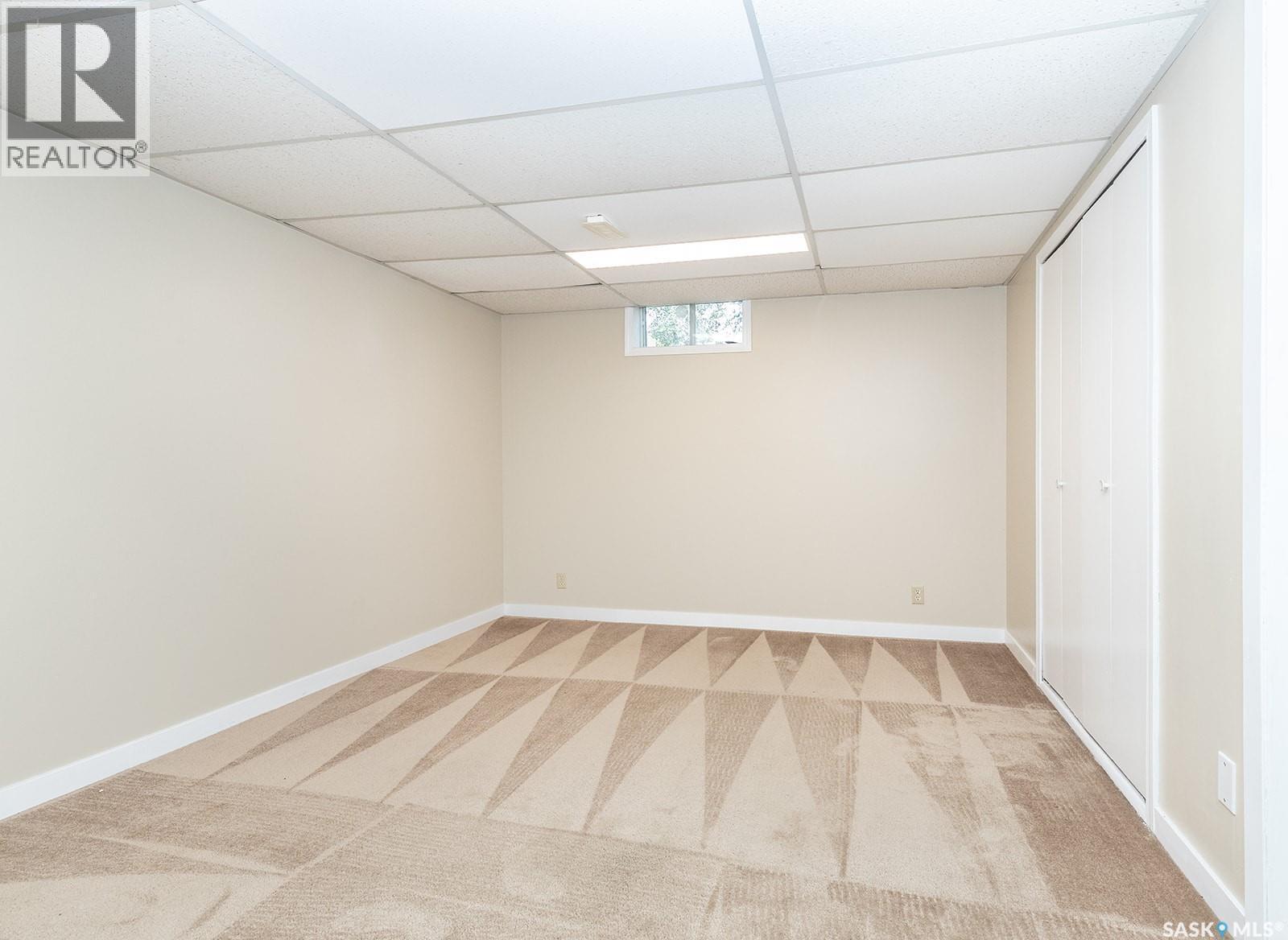 350 Guelph Crescent, Saskatoon, SK - Indoor