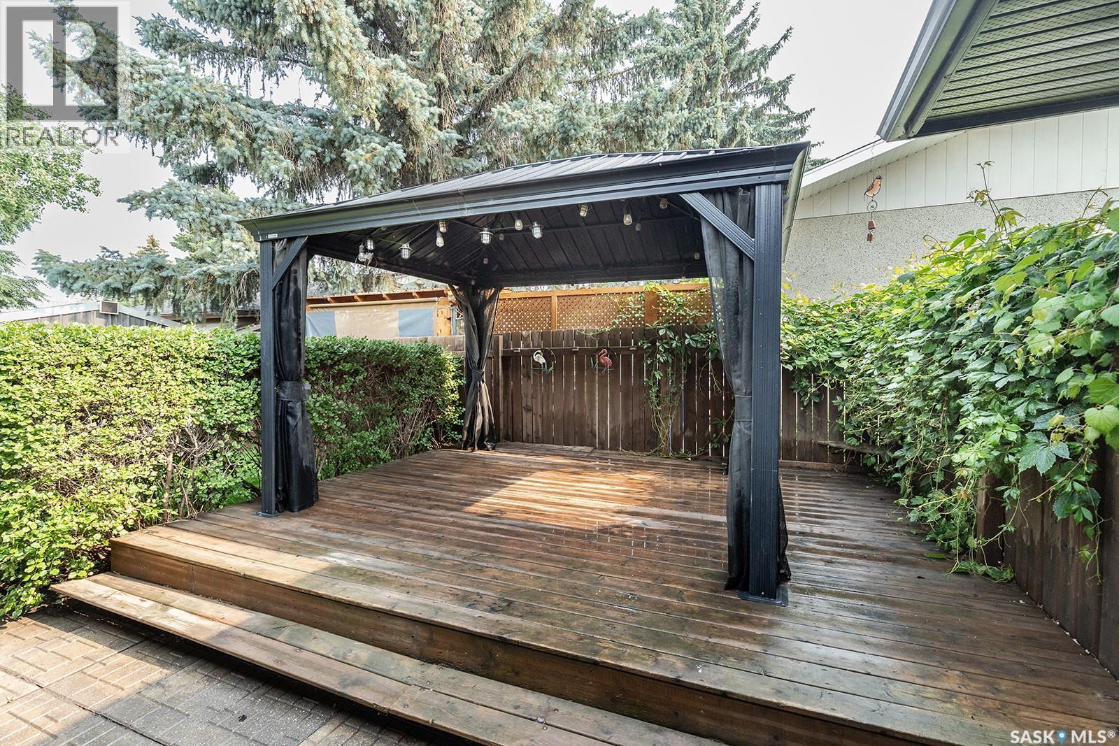350 Guelph Crescent, Saskatoon, SK - Outdoor With Deck Patio Veranda