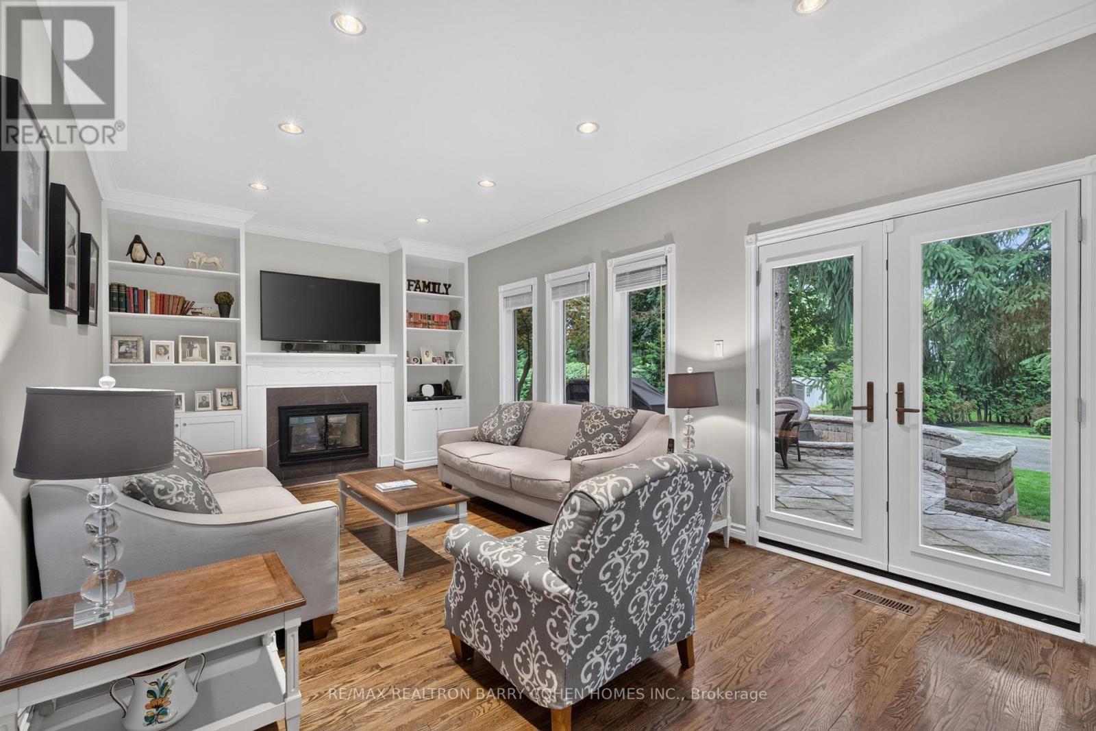 110 Upper Canada Drive, Toronto, ON - Indoor Photo Showing Living Room With Fireplace