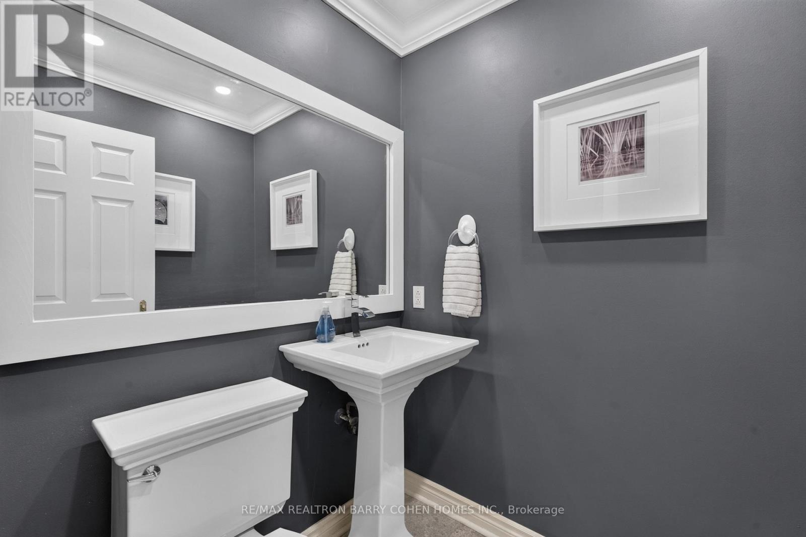 110 Upper Canada Drive, Toronto, ON - Indoor Photo Showing Other Room