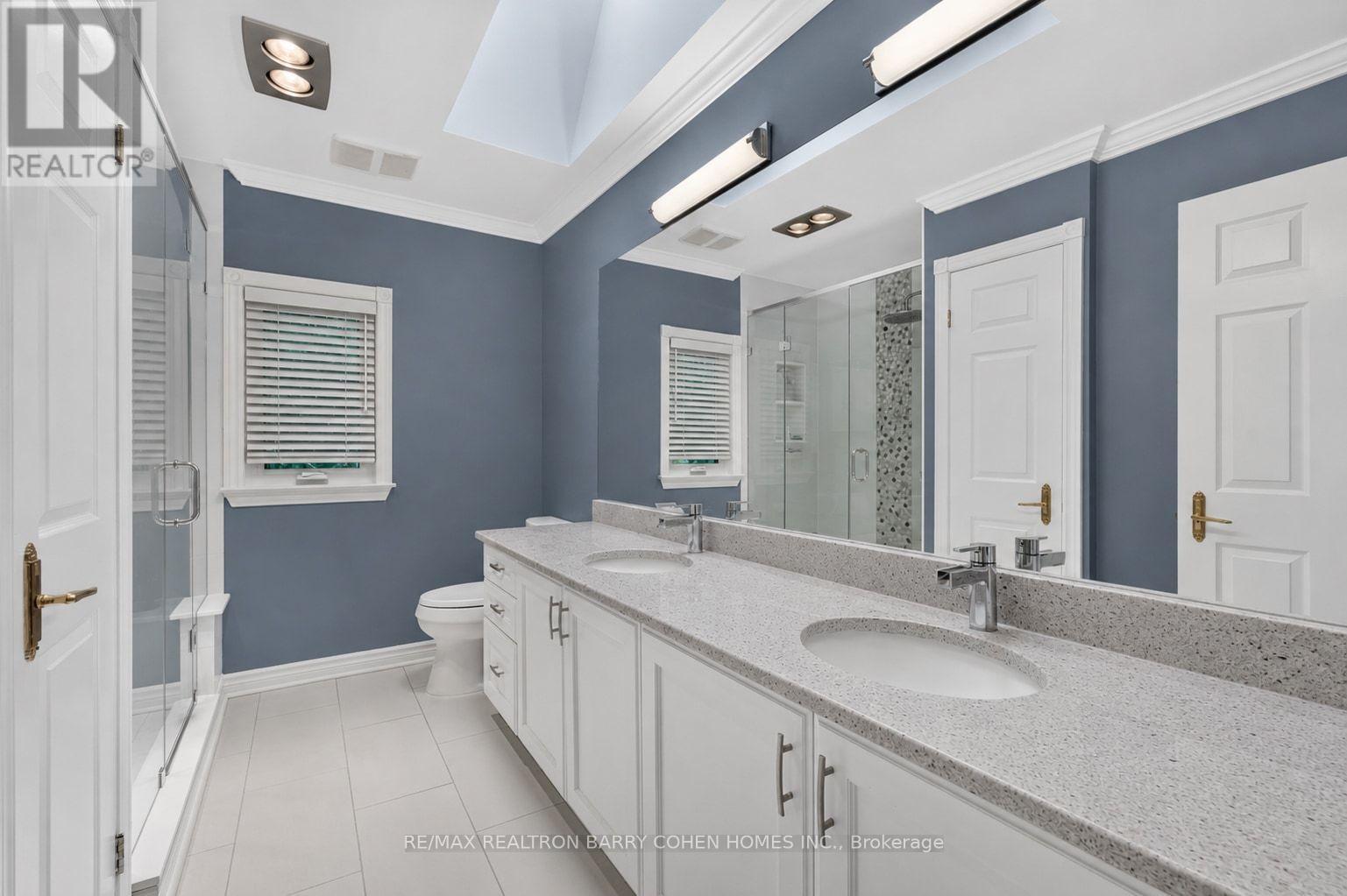 110 Upper Canada Drive, Toronto, ON - Indoor Photo Showing Bathroom