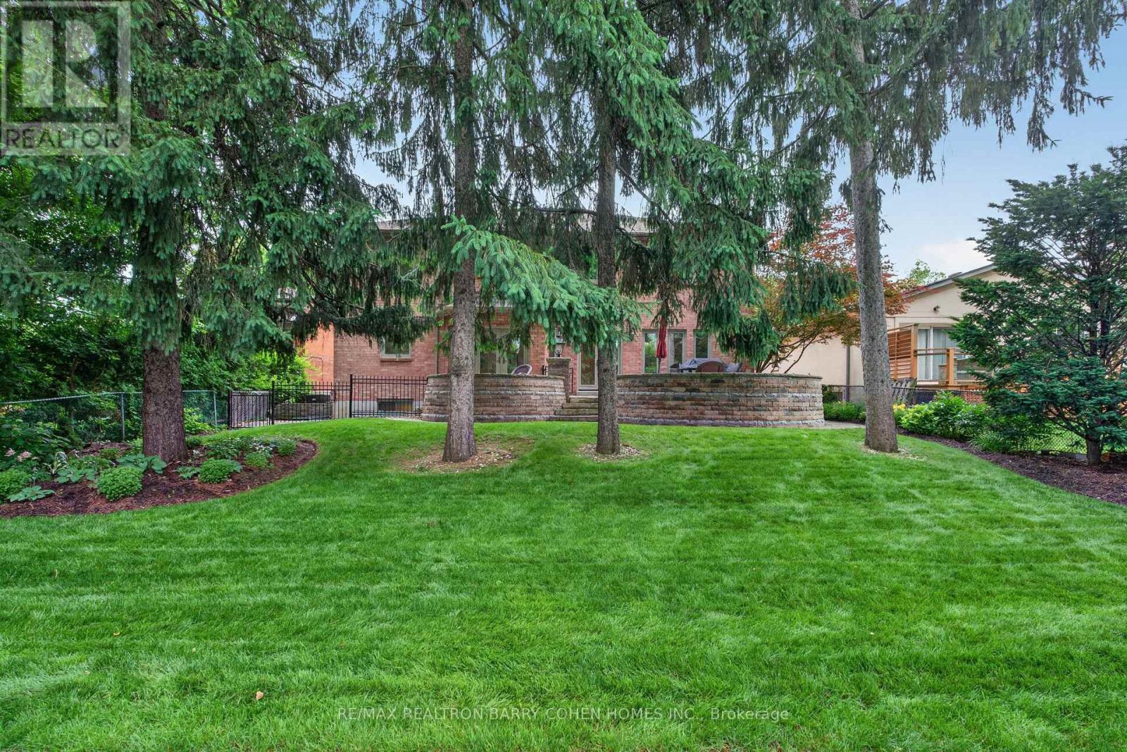 110 Upper Canada Drive, Toronto, ON - Outdoor