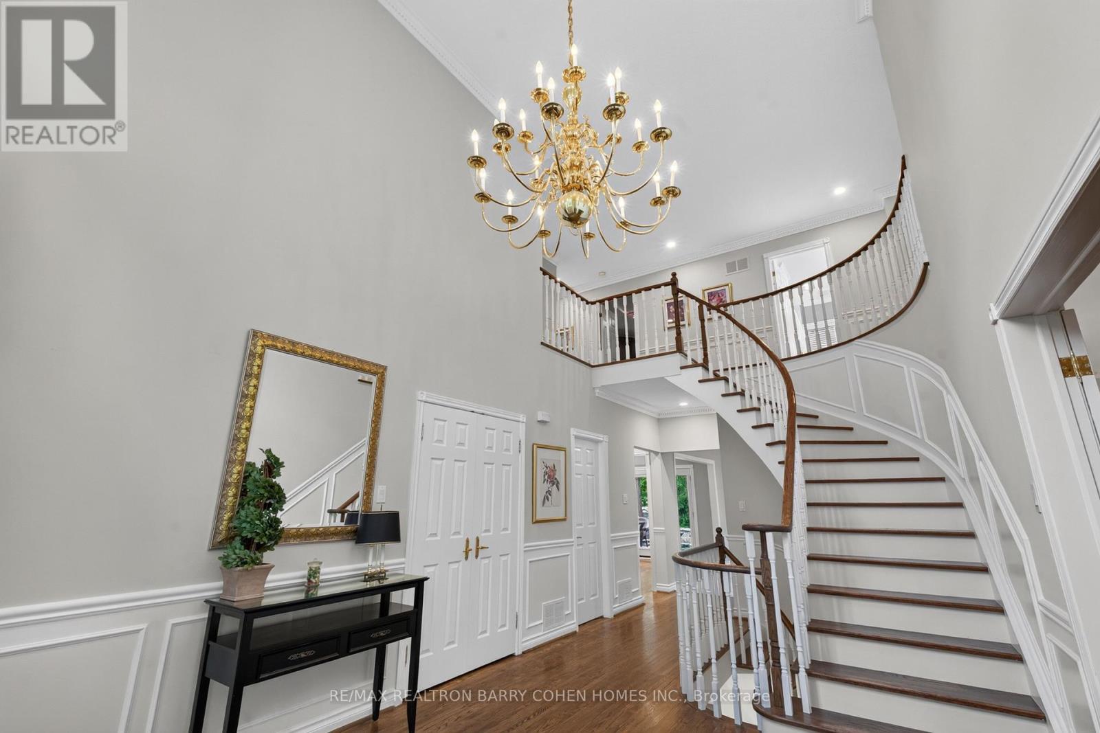 110 Upper Canada Drive, Toronto, ON - Indoor Photo Showing Other Room