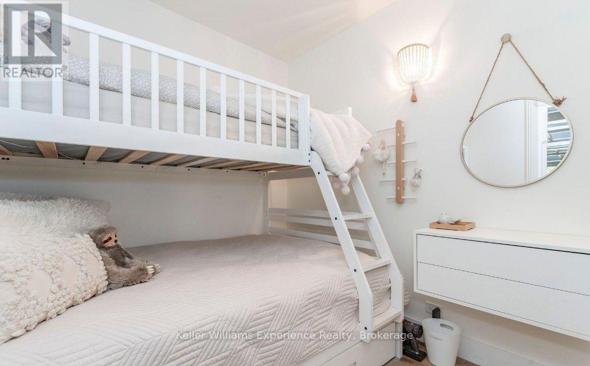 1 Sundown Road, Tiny, ON - Indoor Photo Showing Bedroom
