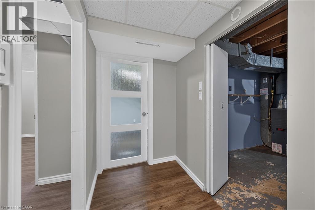18 Coral Drive, Hamilton, ON - Indoor Photo Showing Other Room