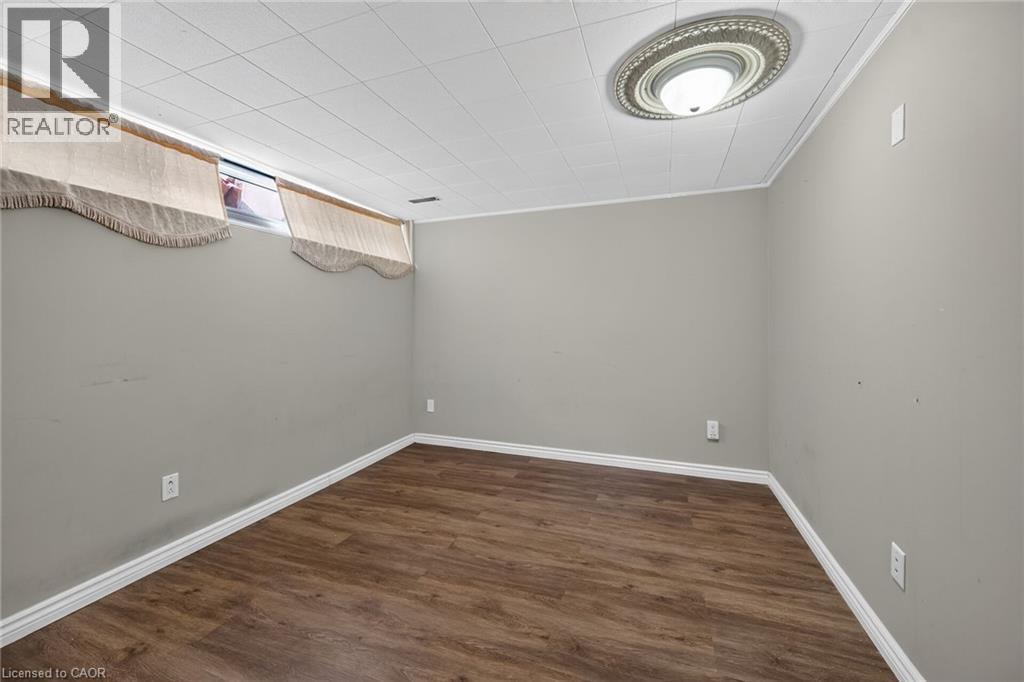 18 Coral Drive, Hamilton, ON - Indoor Photo Showing Other Room
