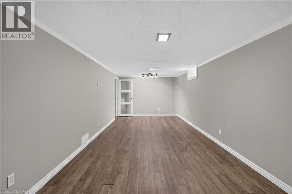18 Coral Drive, Hamilton, ON - Indoor Photo Showing Other Room