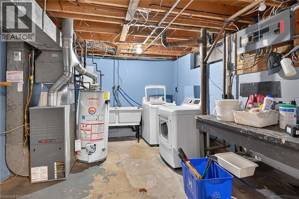 18 Coral Drive, Hamilton, ON - Indoor Photo Showing Laundry Room