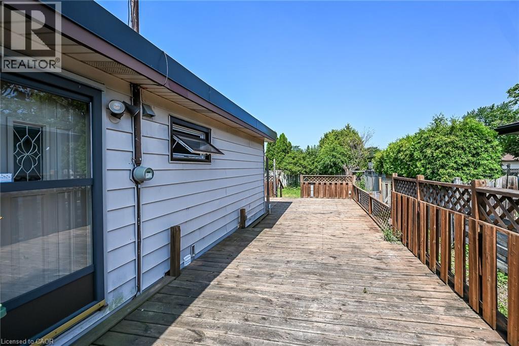 18 Coral Drive, Hamilton, ON - Outdoor With Exterior