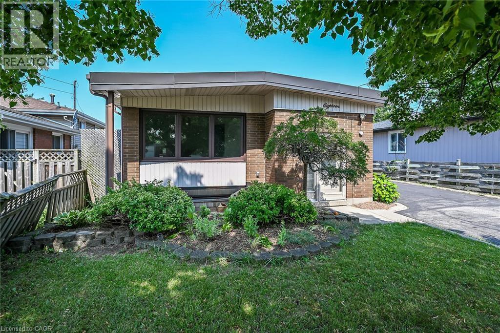 18 Coral Drive, Hamilton, ON - Outdoor