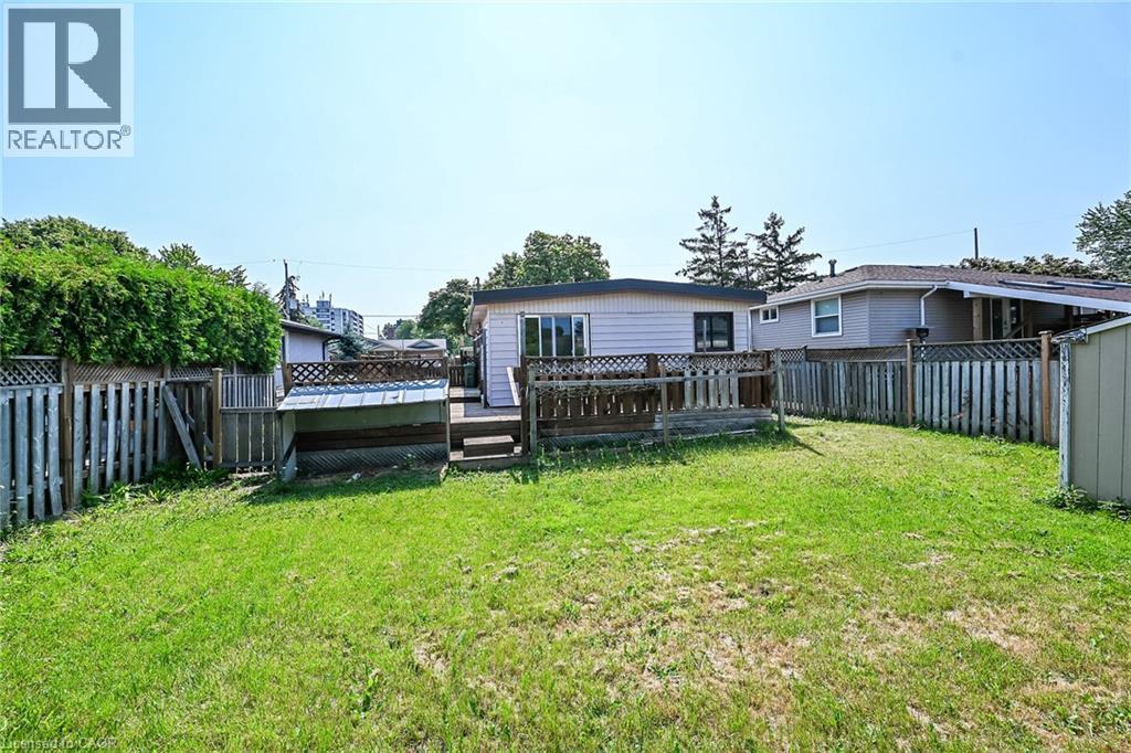 18 Coral Drive, Hamilton, ON - Outdoor