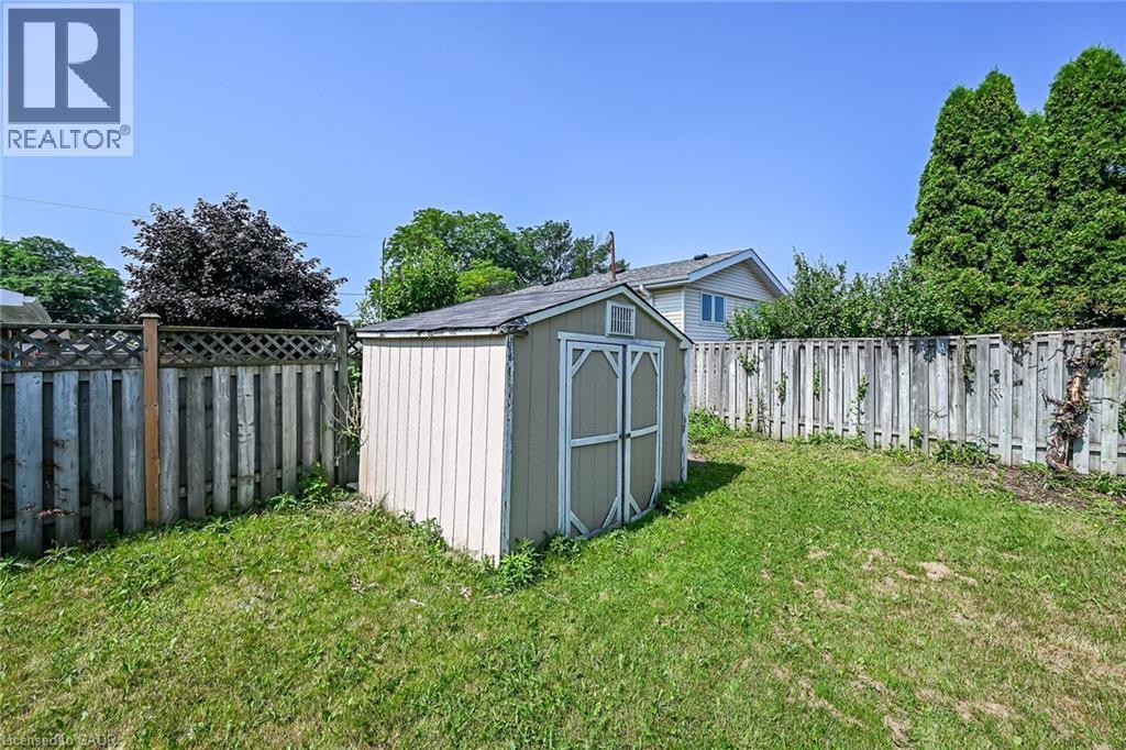 18 Coral Drive, Hamilton, ON - Outdoor