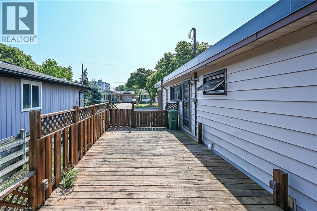 18 Coral Drive, Hamilton, ON - Outdoor With Exterior
