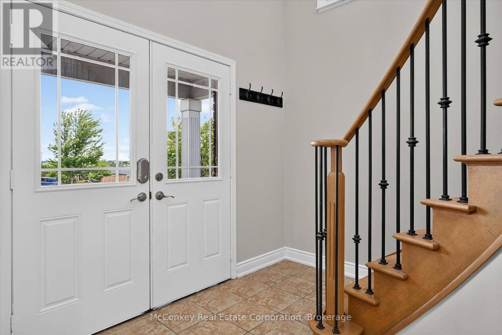 Large Foyer - 609 Ackerman Crescent, Peterborough (Monaghan Ward 2), ON - Indoor Photo Showing Other Room