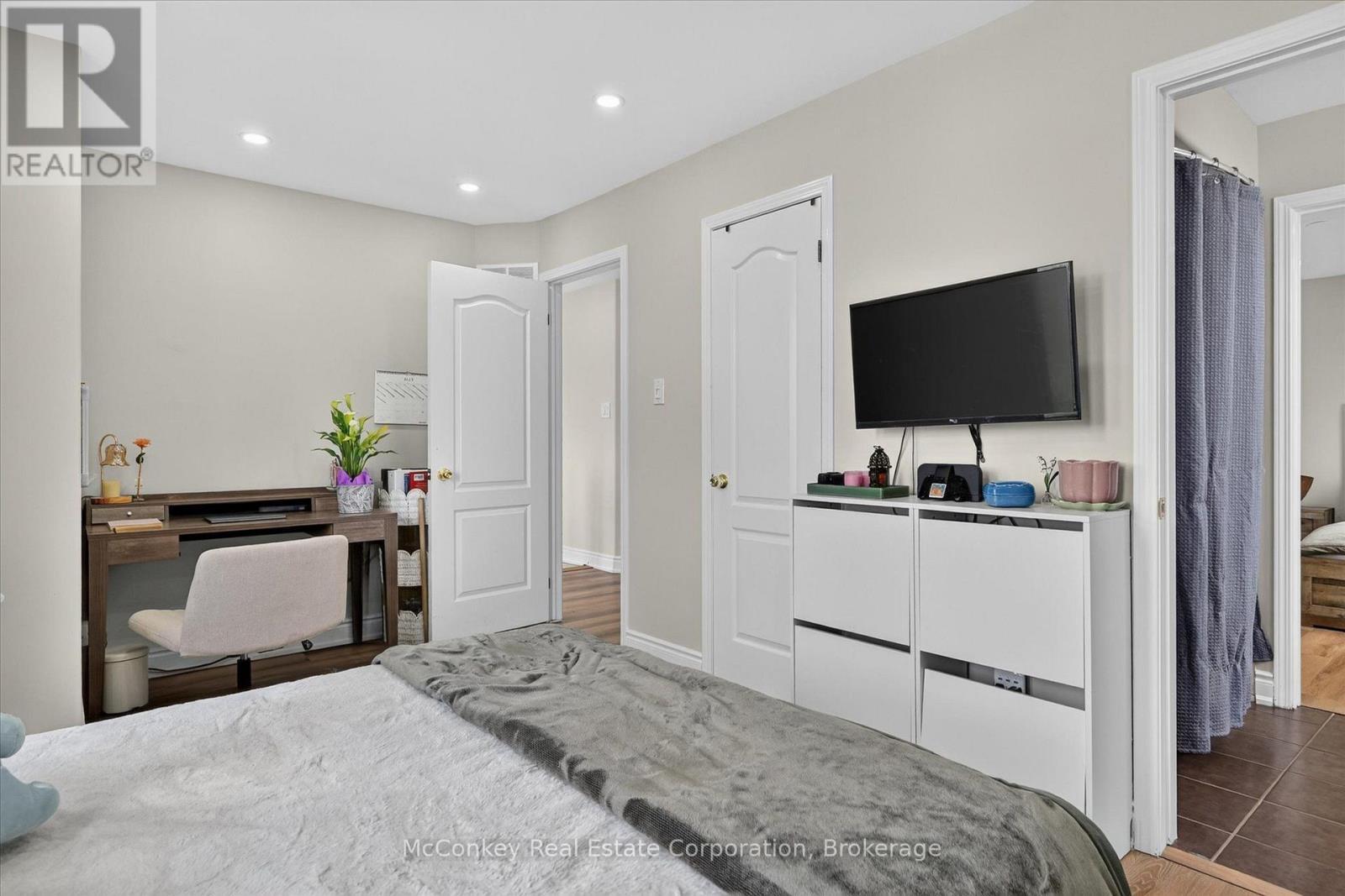 2nd Floor Bedroom #3 - 609 Ackerman Crescent, Peterborough (Monaghan Ward 2), ON - Indoor Photo Showing Bedroom