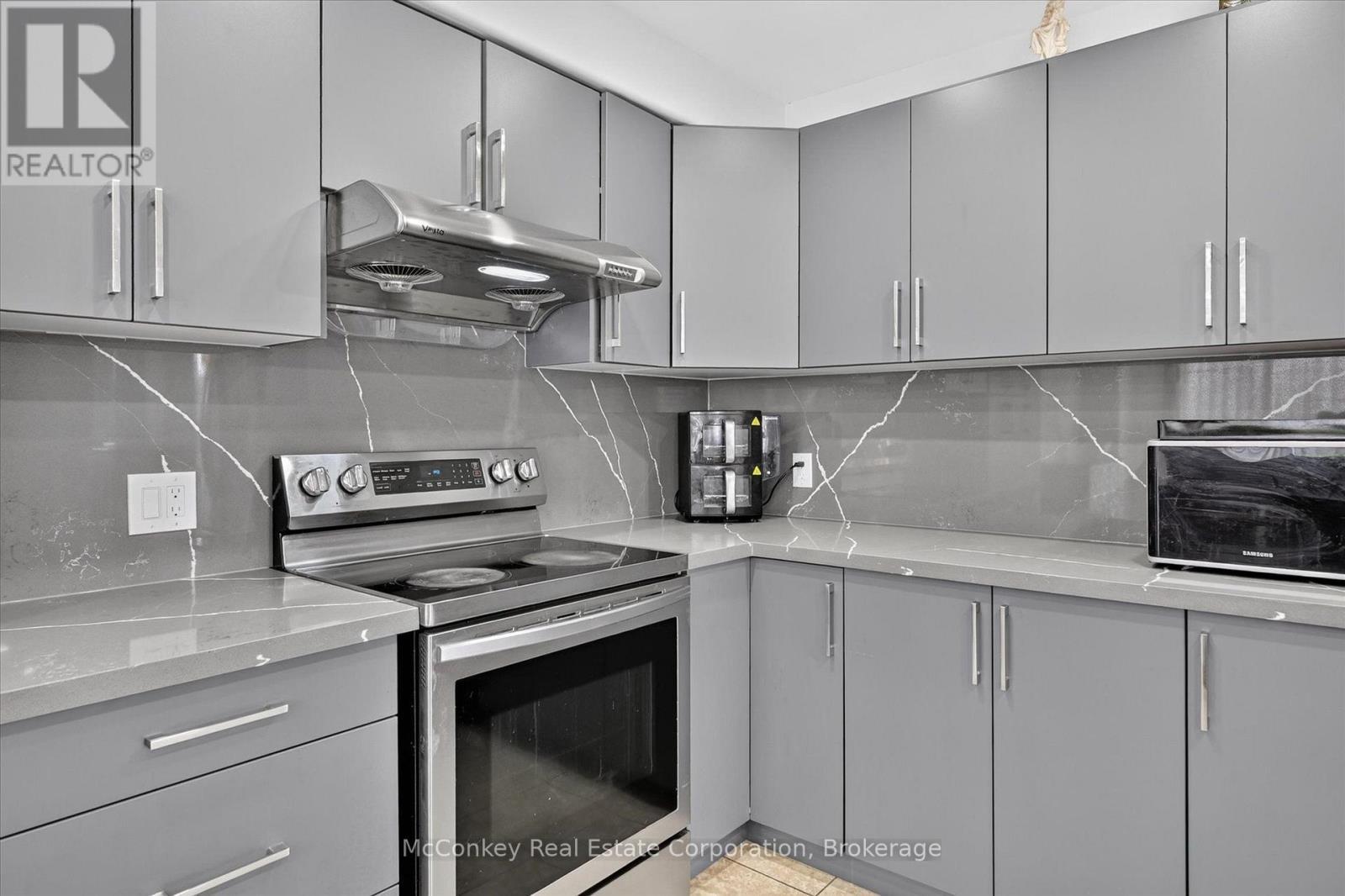 609 Ackerman Crescent, Peterborough (Monaghan Ward 2), ON - Indoor Photo Showing Kitchen