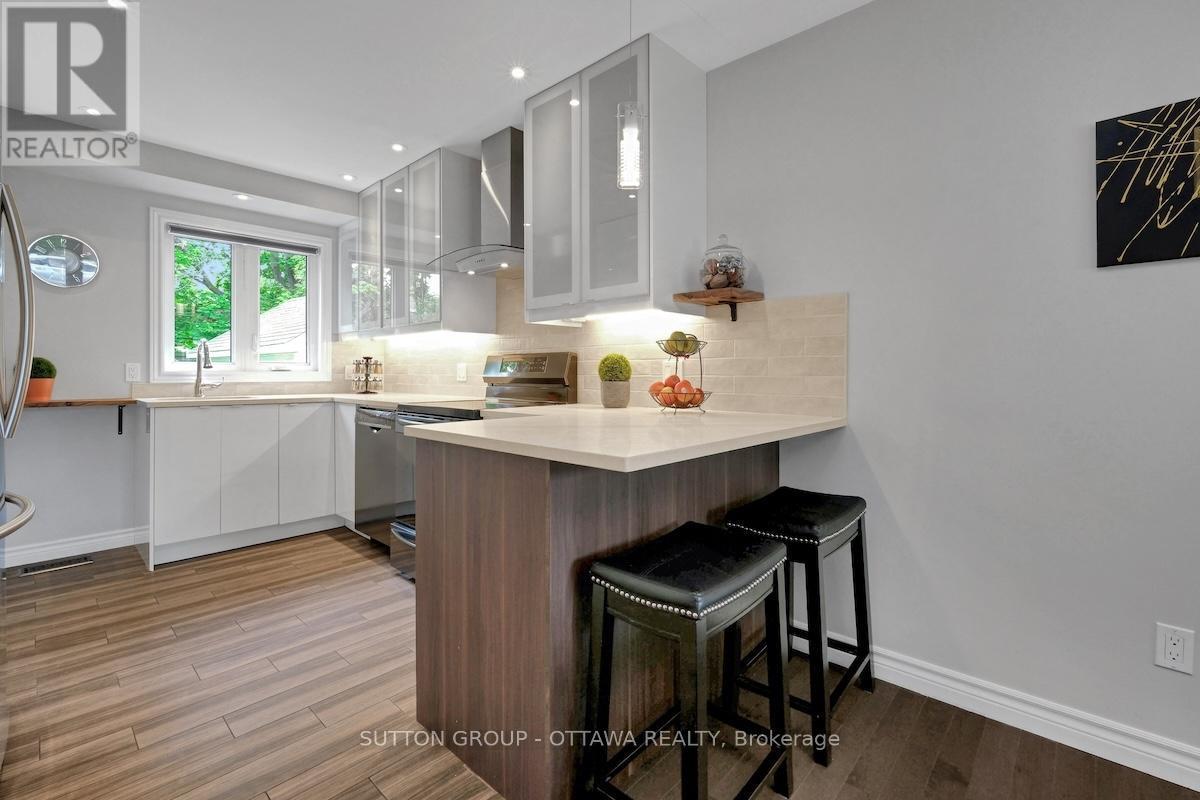 1234 Anoka Street, Ottawa, ON - Indoor Photo Showing Kitchen With Upgraded Kitchen