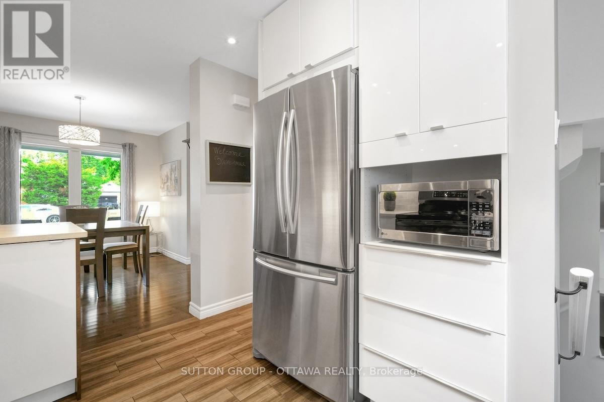 1234 Anoka Street, Ottawa, ON - Indoor Photo Showing Kitchen With Stainless Steel Kitchen