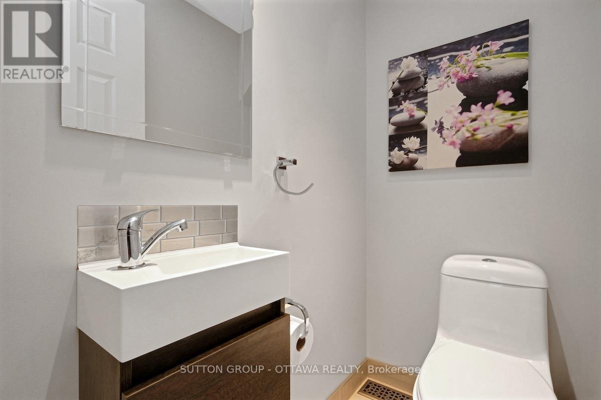 1234 Anoka Street, Ottawa, ON - Indoor Photo Showing Bathroom