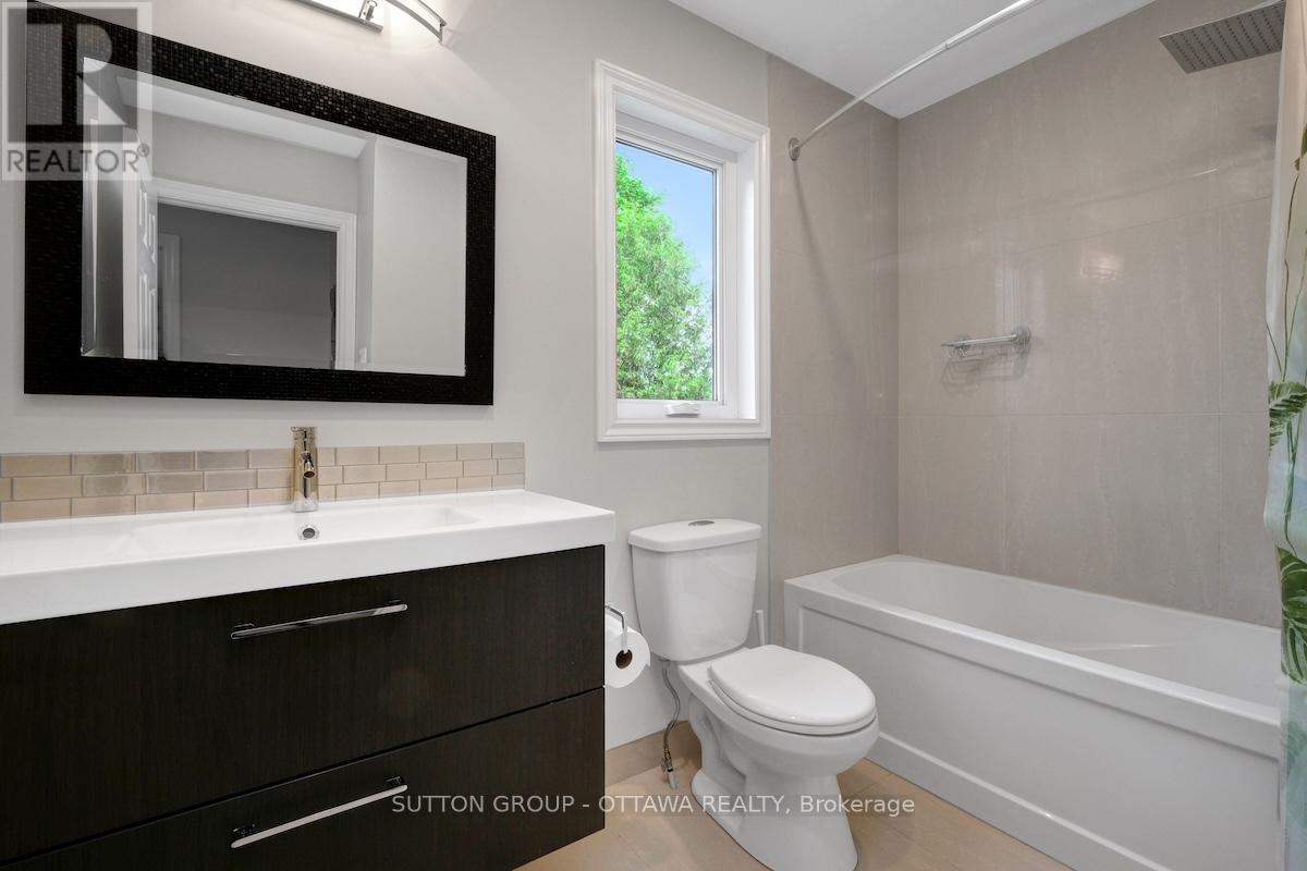 1234 Anoka Street, Ottawa, ON - Indoor Photo Showing Bathroom