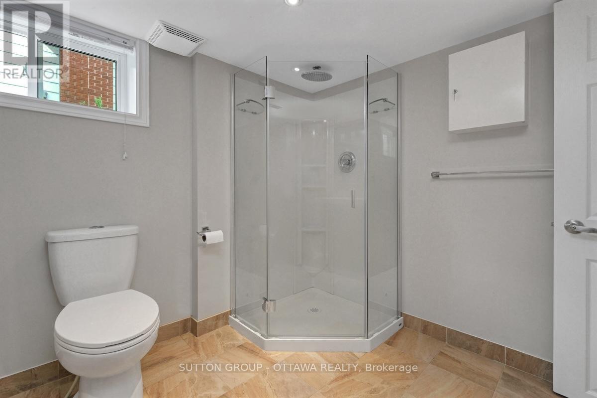 1234 Anoka Street, Ottawa, ON - Indoor Photo Showing Bathroom