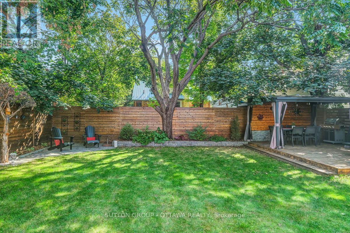 1234 Anoka Street, Ottawa, ON - Outdoor