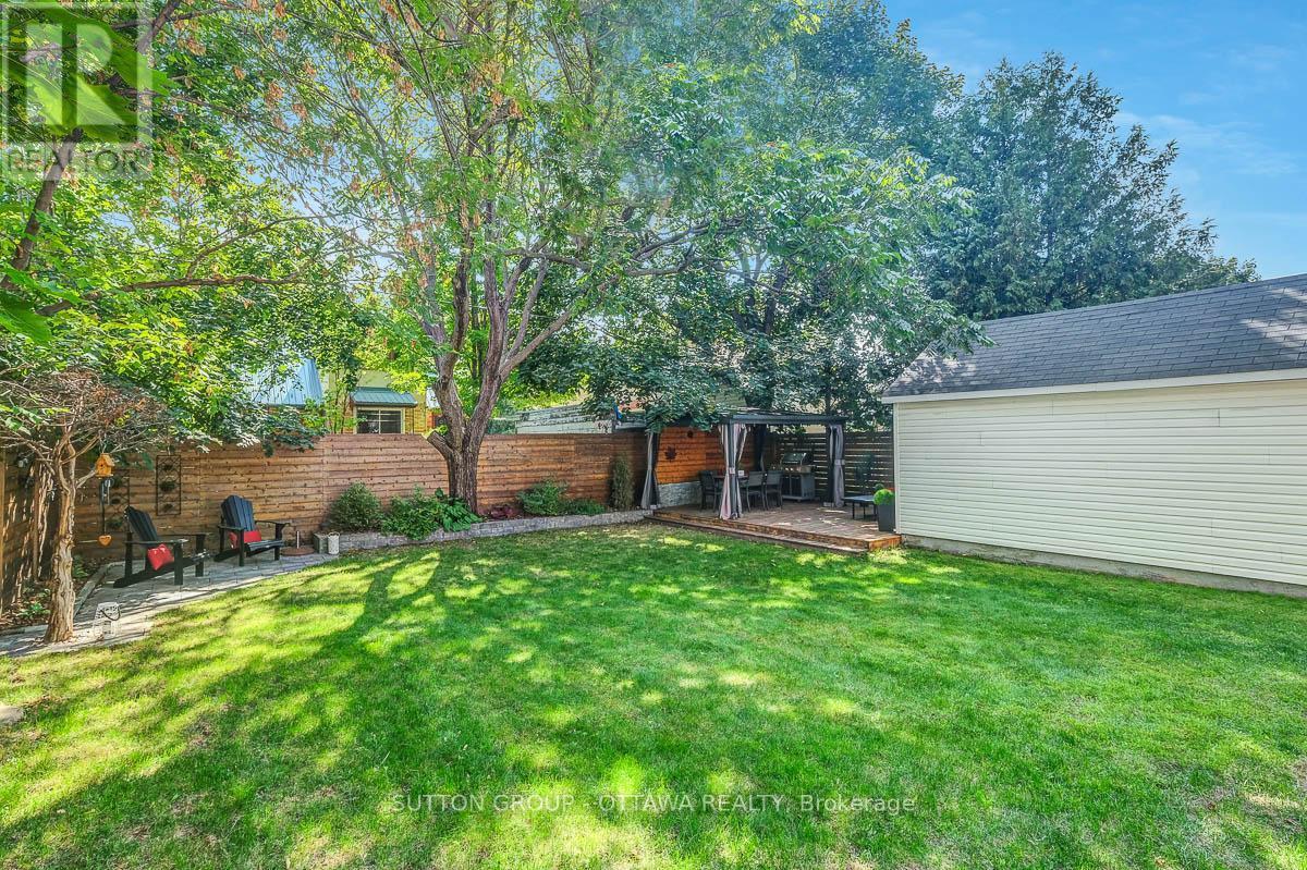 1234 Anoka Street, Ottawa, ON - Outdoor