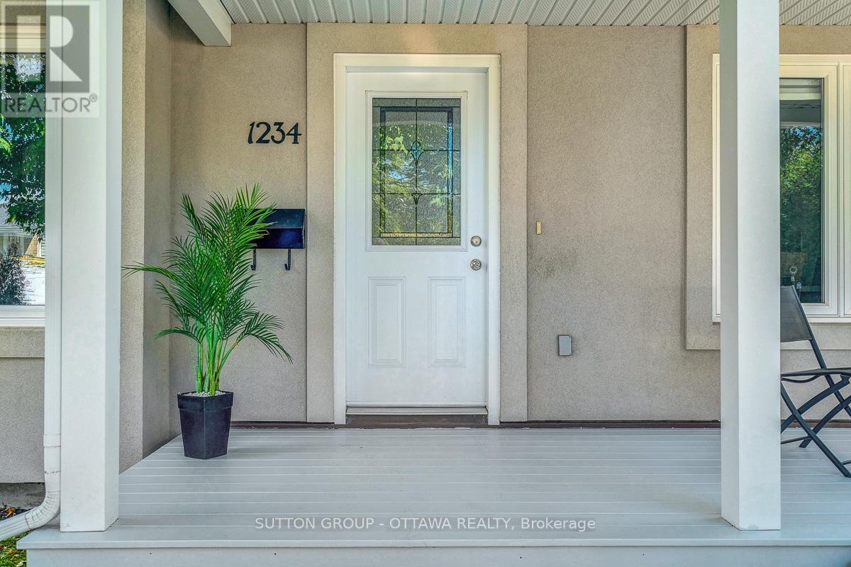 1234 Anoka Street, Ottawa, ON - With Exterior