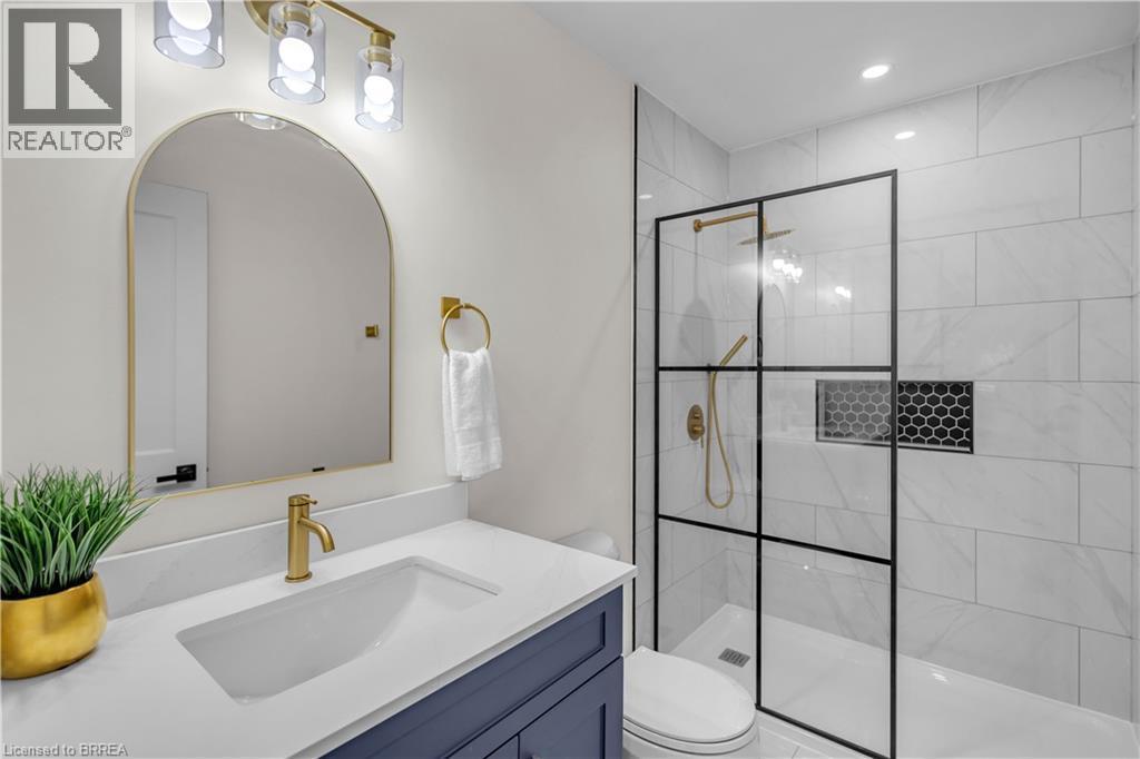 44 Tyrell Street, Simcoe, ON - Indoor Photo Showing Bathroom