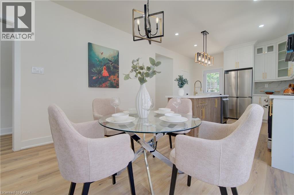 26 Richardson Street, Cambridge, ON - Indoor Photo Showing Dining Room