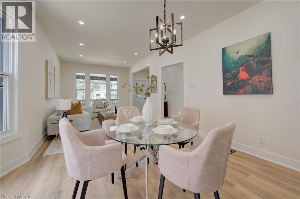 26 Richardson Street, Cambridge, ON - Indoor Photo Showing Dining Room