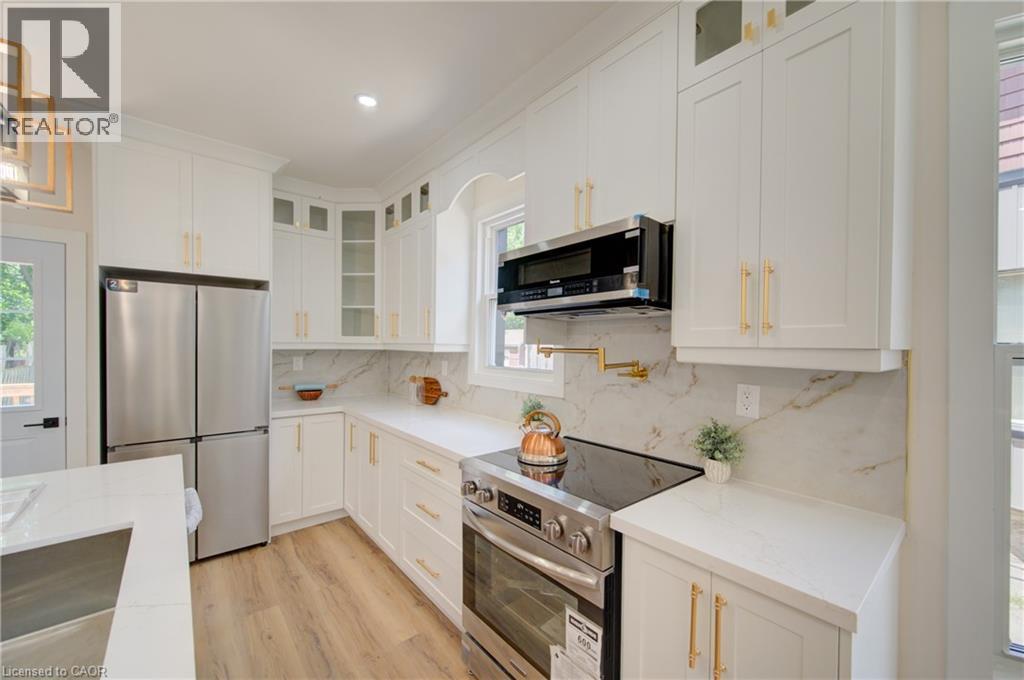 26 Richardson Street, Cambridge, ON - Indoor Photo Showing Kitchen